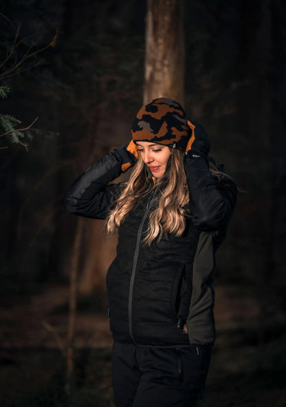 Gut getarnt im Wald mit der Reini Rossmann Beanie